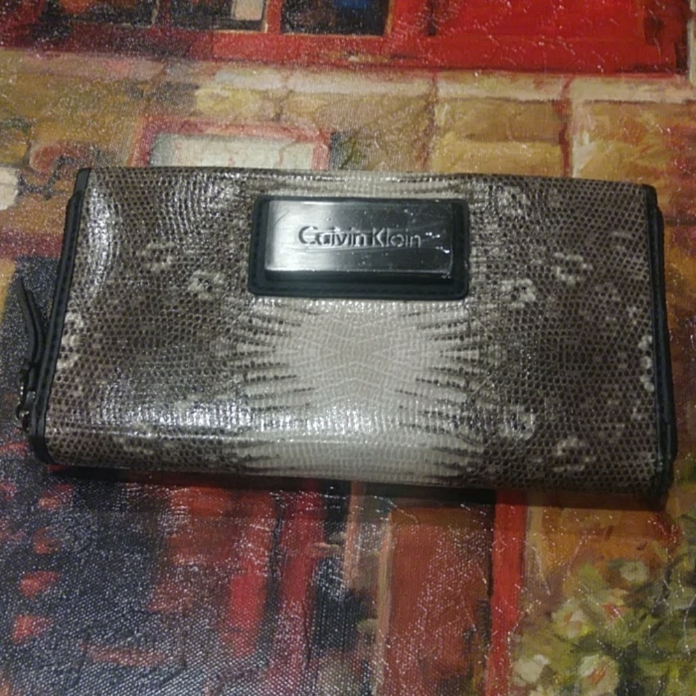 Calvin klein snake print zip women's wallet